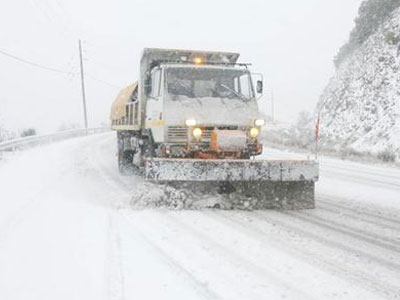 Επιχείρηση απεγκλωβισμού οδηγών στην Αθηνών – Λαμίας